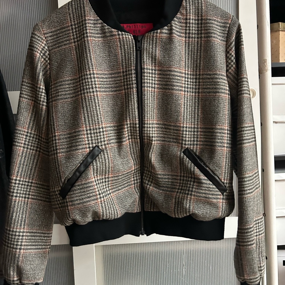 Chic Plaid Bomber Jacket with Black Accents